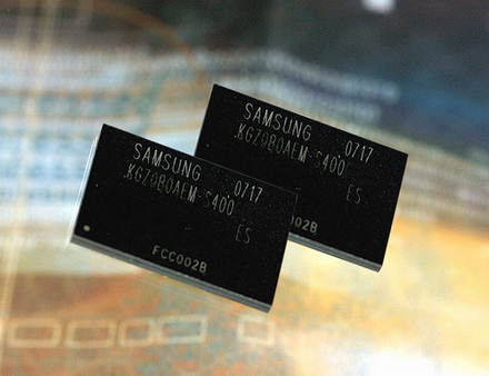 Микросхема памяти Samsung moviMCP 4 ГБ