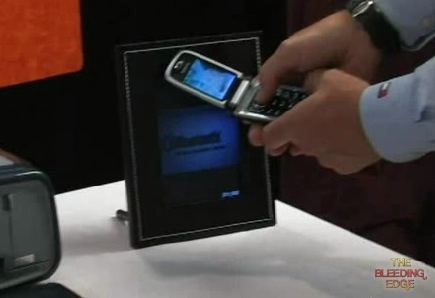 Bluetooth 2.1 стандарт новая версия, технология NFC, низкое энергопотребление, Michael Foley