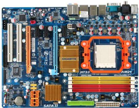 AMD начинает продажи трехядерных процессоров Phenom