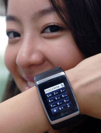 lg_watchphone_02.jpg